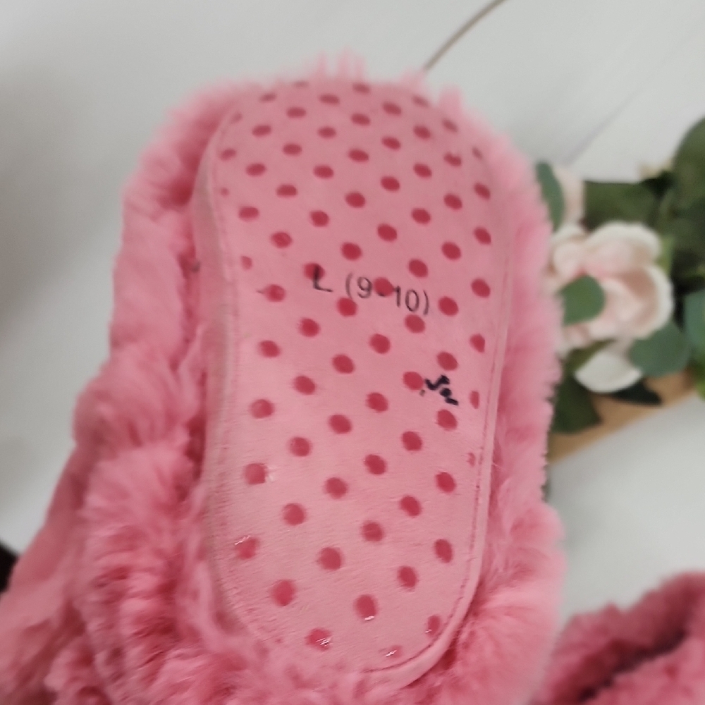 Plush Pink Fuzzy Slippers - Picture 4 of 4